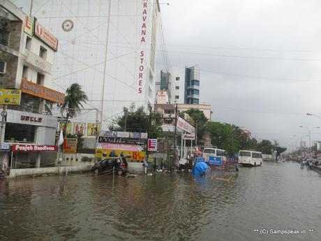 some more rains for battered Chennai ~ SYMA continued its relief work [with boats !!]