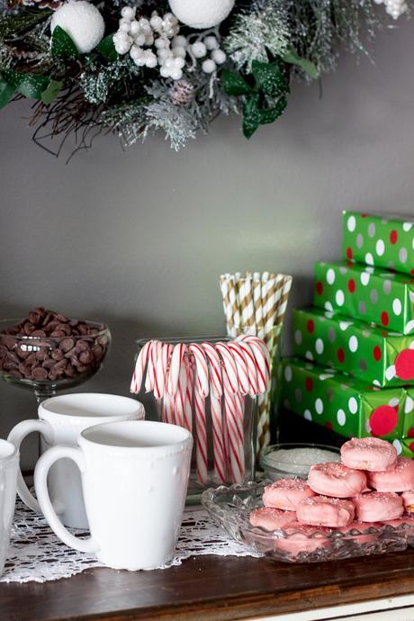 Holiday Party Idea With Hot Chocolate Bar & Advent Calendar DIY