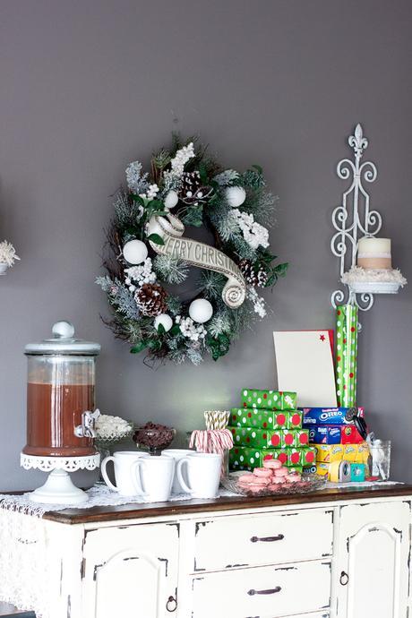 Holiday Party Idea With Hot Chocolate Bar & Advent Calendar DIY