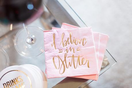 swoozies-i-believe-in-glitter-napkins