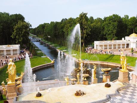 水飛沫が眩しいペテルゴフ夏宮殿 / Peterhof Palace, Петерго́ф, “Russian Versailles”