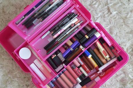 Organizing with Caboodles and winter lipstick trends- The Samantha Show