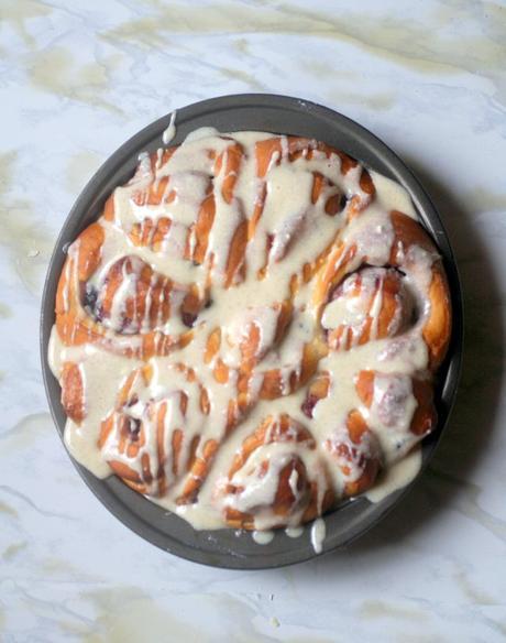 Blueberry Overnight Sweet Rolls #christmasweek IMGP9586