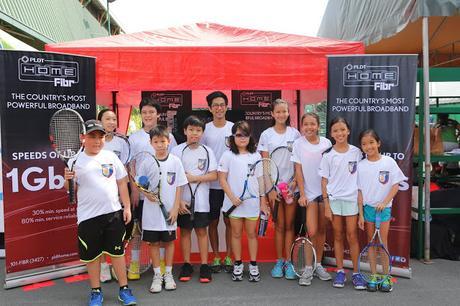 PLDT Home Fibr Brings Unforgettable Tennis Experience to Young Athletes with IPTL Superstars