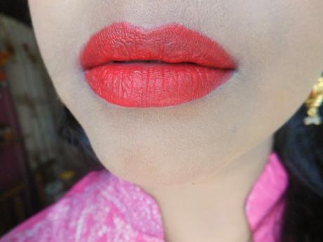 Lakme Absolute Lip Pout Matte Tint - Raving Red : Review, Swatch, Look