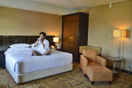 Relaxing Staycation at Acacia Hotel