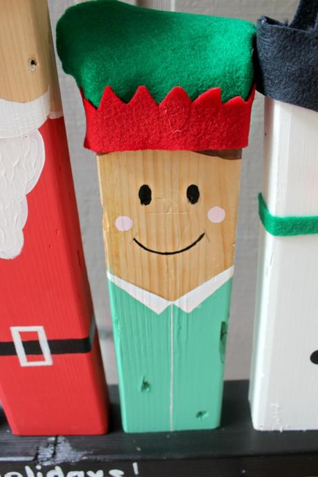 Represent your family with a DIY Christmas Outdoor greeter