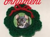 Free Crochet Pattern: Keepsake Holiday Wreath Photo Frame Ornament