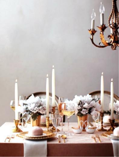 I’m Loving…Simple + Elegant Christmas Tablescapes