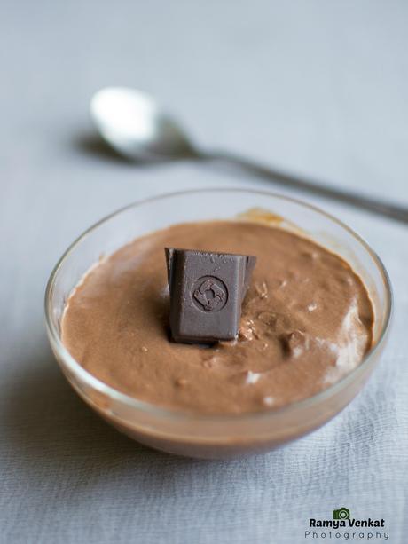 gingerbread chocolate mousse - eggless mousse