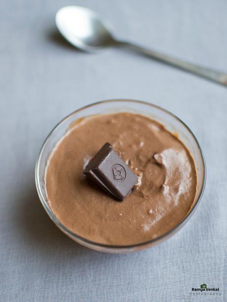 gingerbread chocolate mousse - eggless mousse