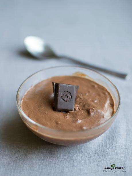 gingerbread chocolate mousse - eggless mousse