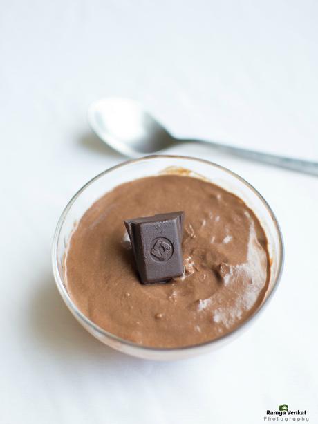 gingerbread chocolate mousse - eggless mousse