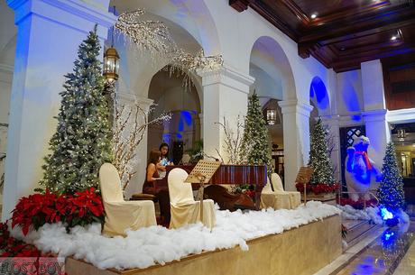 The Manila Hotel: It's Beginning to Look a Lot Like Christmas