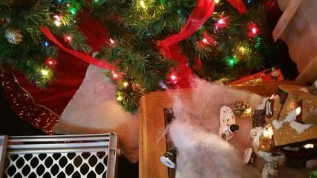 My Cat Is Ruining The Christmas Tree, But I’m Surprisingly Chill About It (…Now)