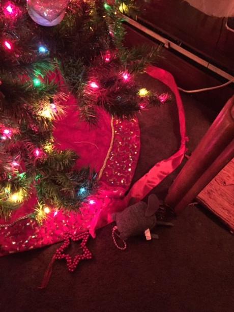 My Cat Is Ruining The Christmas Tree, But I’m Surprisingly Chill About It (…Now)