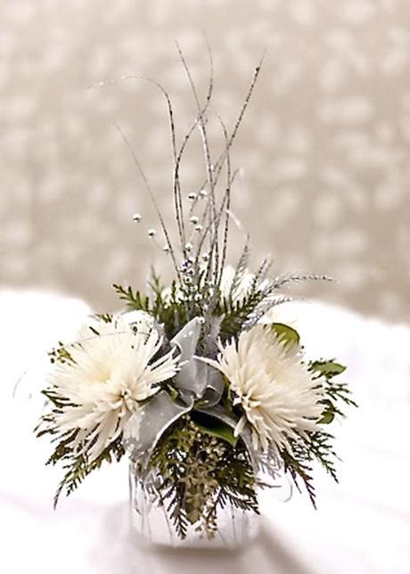 Winter Flower Arrangements Holiday Tablescapes In White With Greens