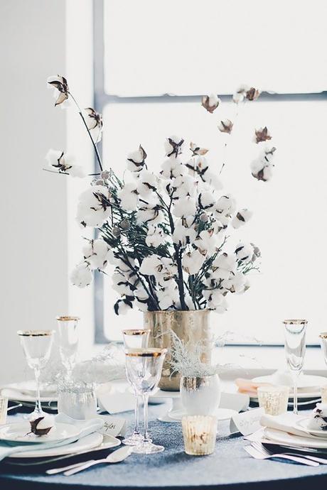 winter-tablescape-photo- marianna-jamadi-tinsel-&-twine