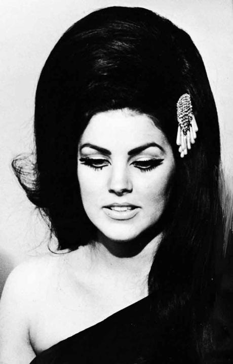 When Beehive Hairdos Ruled The Earth Paperblog Priscilla Presley Beehive