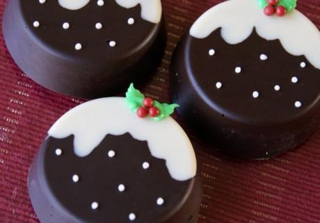 Christmas Pudding Chocolate Covered Oreos