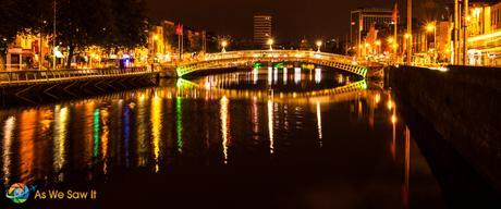 Ha'Penny Bridge over the Liffy River in Dublin, Ireland