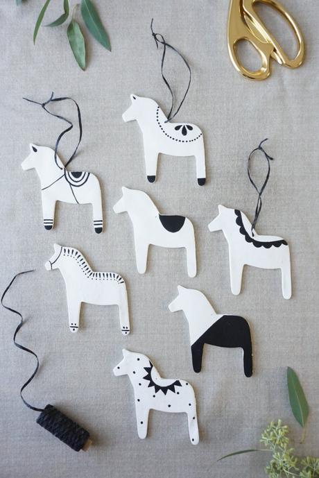 Dala Horse Ornaments | Francois et Moi #holiday #christmas #swedish #clay