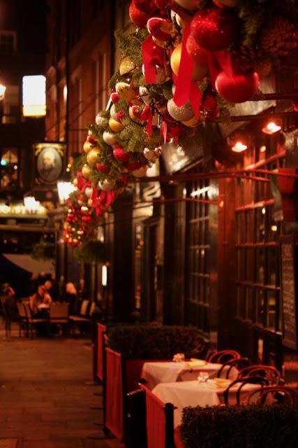 In & Around London… A Few Last Christmassy Bits #XmasInLondon