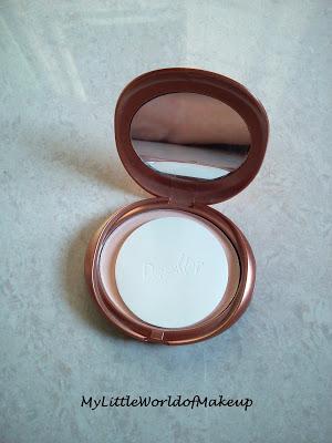 Eyetex Dazzler Compact Powder in Natural Review & Swatches