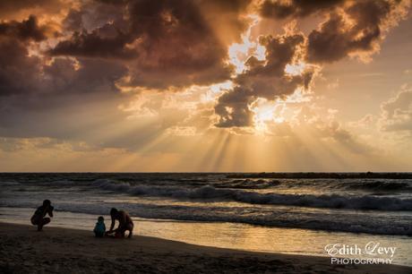 Tel Aviv, Israel, sunset, beach, family, photographer, golden, water, sea, Mediterranean