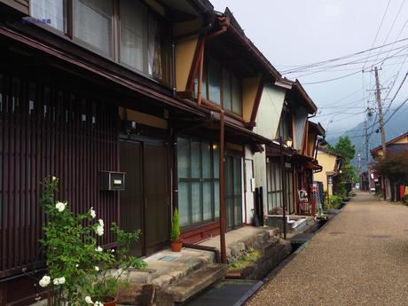 清流に心洗われる郡上八幡 / Gujo Hachiman, with pristine waterways.