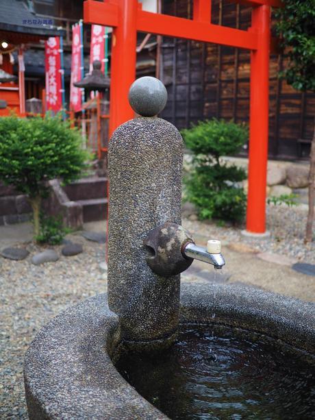 清流に心洗われる郡上八幡 / Gujo Hachiman, with pristine waterways.