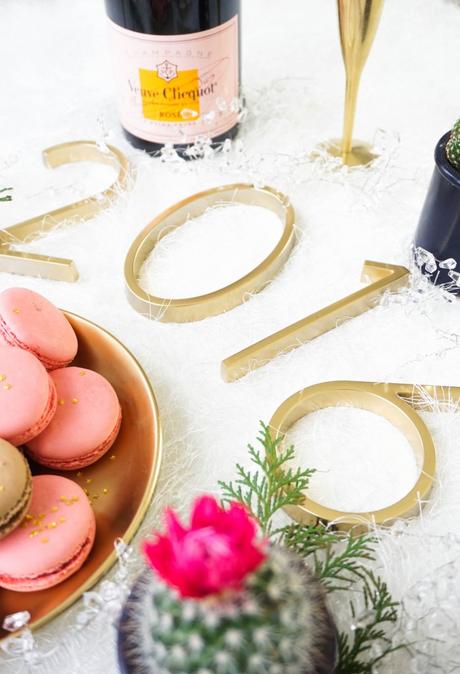 Gold Table Numbers for New Years | Francois et Moi