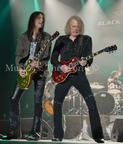 Music vs The World Black Star Riders 19121519