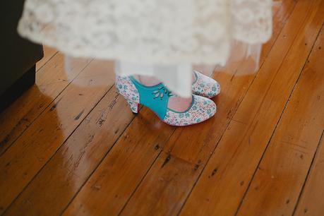 A Vintage Meets Rustic Wedding in the Waimauku by Nita Meyer Photography A Vintage Meets Rustic Wedding in the Waimauku by Nita Meyer Photography