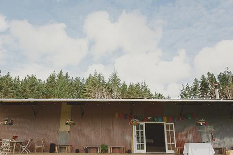 A Vintage Meets Rustic Wedding in the Waimauku by Nita Meyer Photography A Vintage Meets Rustic Wedding in the Waimauku by Nita Meyer Photography