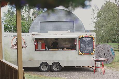 A Vintage Meets Rustic Wedding in the Waimauku by Nita Meyer Photography A Vintage Meets Rustic Wedding in the Waimauku by Nita Meyer Photography