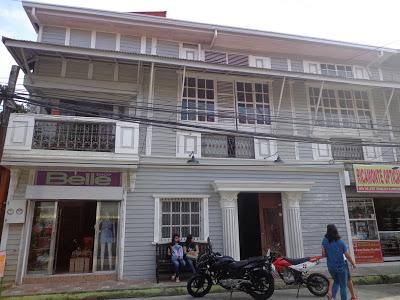 Marinduque Chronicles: Of Old Houses & Churches