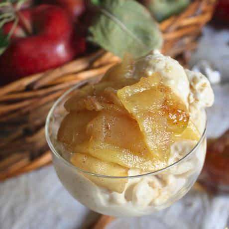 Bourbon Ice Cream w. Maple Roasted Apples