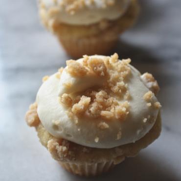 Mini Crumb Cupcakes