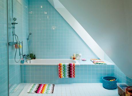 Swedish Prefab Home, Bath