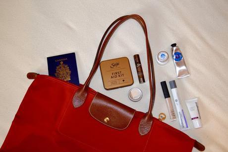 What's In My Bag: Travel Edition