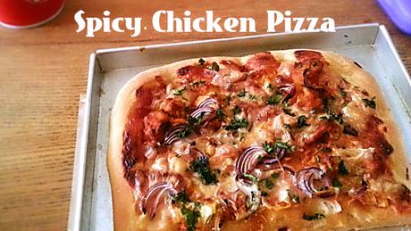Spicy Chicken Pizza Recipe @ treatntrick.blogspot.com