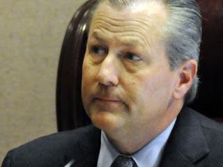 Mike Hubbard's primary defense lawyers seek to withdraw from his criminal case; does it mean the Riley Machine has cut Hubbard off at the knees?