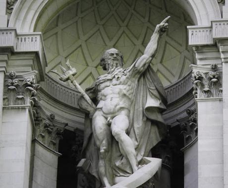 The DC5 No.1: #London Statues