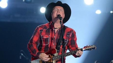Garth Brooks is Coming to Canada….
