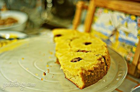 Portuguese New Year table: pineapple cake