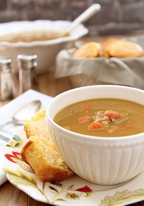 Split Pea Soup with Carrots and Ham