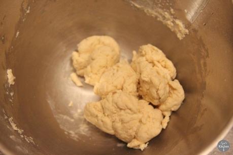 Quick 15 Minute Pizza dough (No Yeast)