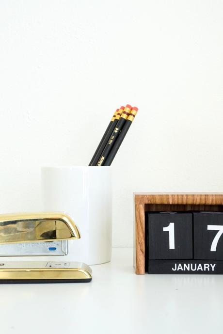 Flip Clock Style Calendar | Francois et Moi