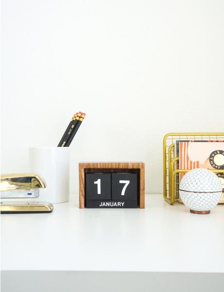 Flip-Clock Style Calendar | Francois et Moi